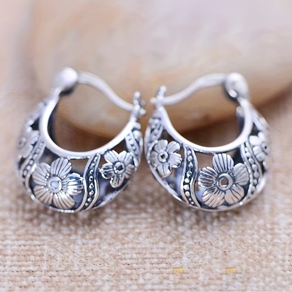 Floral Hoop Earrings N1951 - Picture 2 of 5